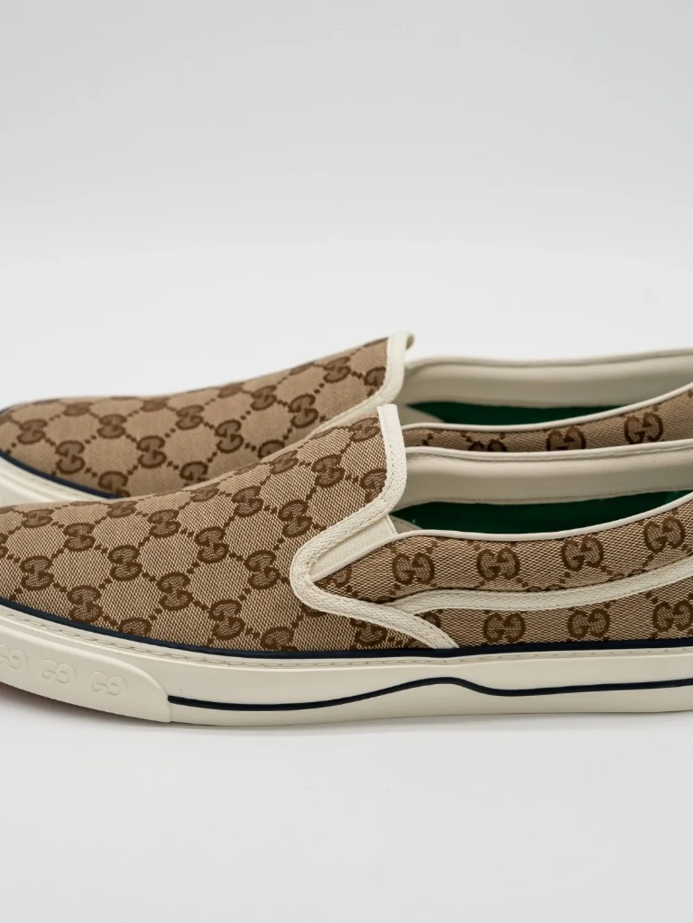 size 12G 12.5 US Gucci GG Supreme Loafers Sneakers Slip On Tennis Beige White - Picture 4 of 10